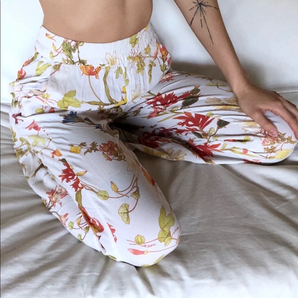 🚫SOLD🚫 on ThredUp Zara summer pants - Picture 2 of 5